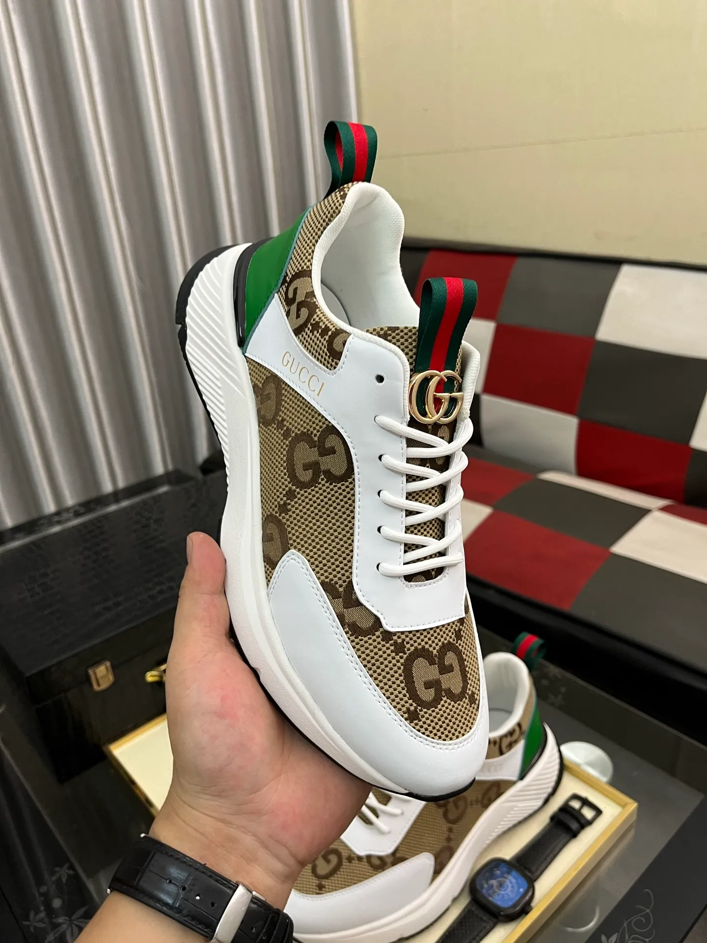 Men's Men's Shoes 💰458⌚️⌚️【GUCCI】Gucci men's latest white shoe series casual shoes! The official website is built 1:1. Upper: Made of imported cowhide, with electric embroidery ➕Inner lining: Made of high-quality first-layer pigskin, soft and comfortable. Picky material selection and exquisite workmanship give you the best enjoyment. Size: 38-443️⃣Colors available